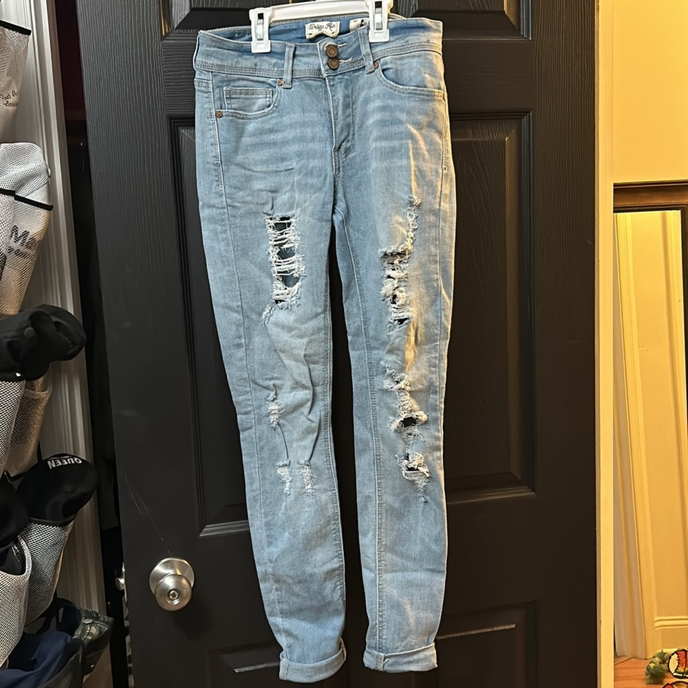 Distressed Jeans - Picture 3 of 7